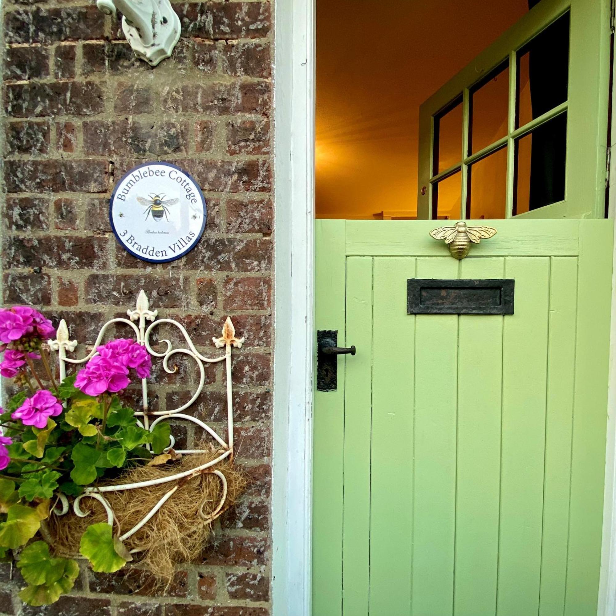 Bumblebee Cottage - Cosy Cottage In Area Of Outstanding Natural Beauty Hemel Hempstead Zewnętrze zdjęcie